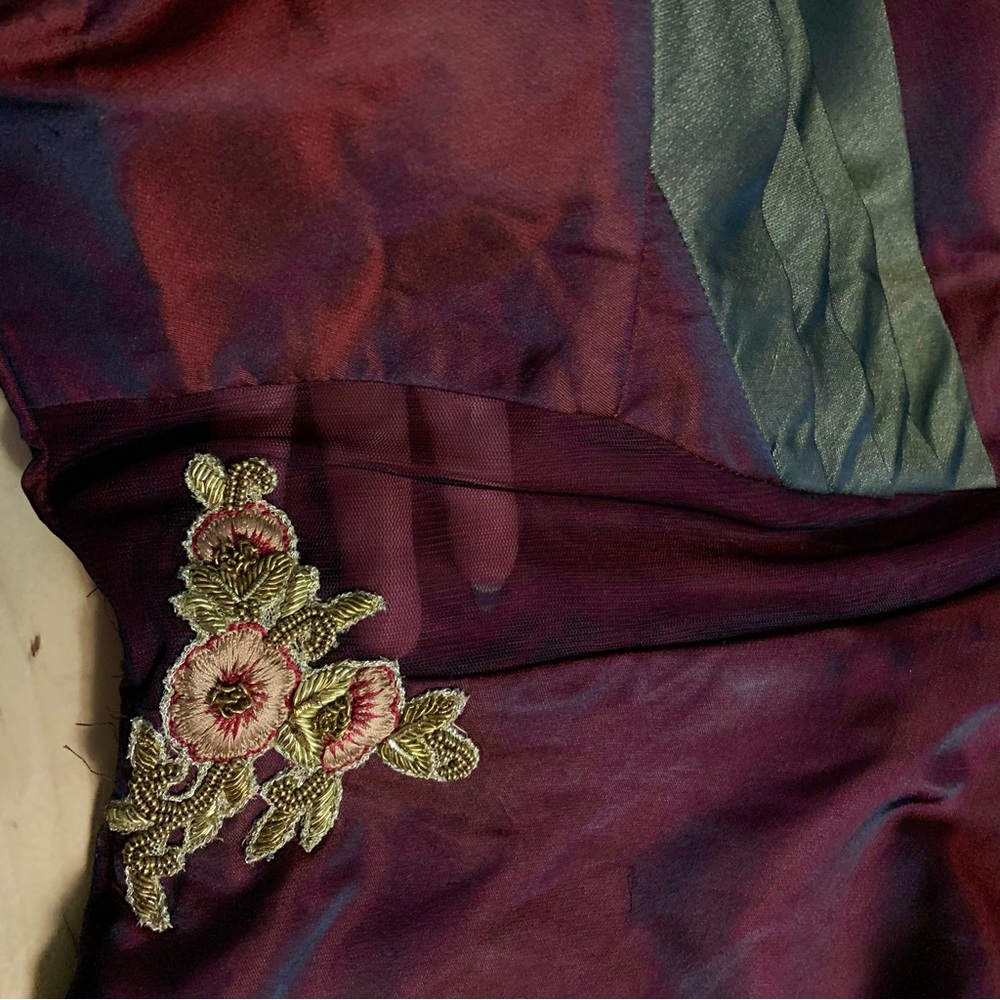 Magnificent Iridescent Red Gown - Picture 9 of 15